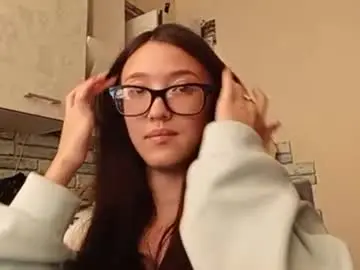 Elouisevallian  live sex cam