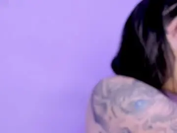 Gothpeachs  live sex cam