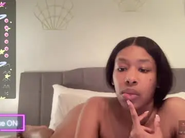 Kourtneyyy  live sex cam