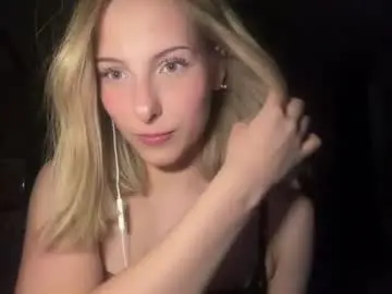 Letishasing  live sex cam