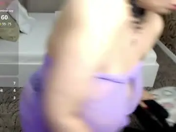 Monahardy  live sex cam