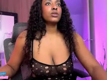 Sweer_oshun  live sex cam