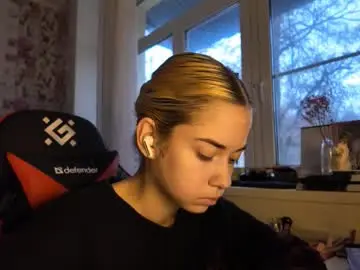 Charleneschonert  live sex cam