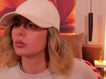 Chloevee  live sex cam