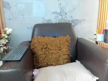 Kairaa_moon  live sex cam