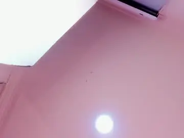 Scarlettbusty  live sex cam