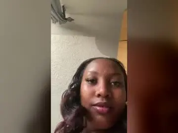 Sexyluxy91006  live sex cam