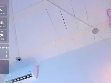 Gabbiebenson  live sex cam