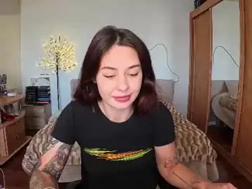 Lilcamomile  live sex cam