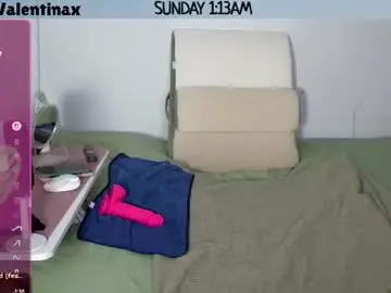 Milavalentinax  live sex cam
