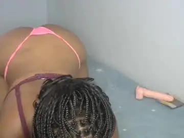 Sly_booty  live sex cam