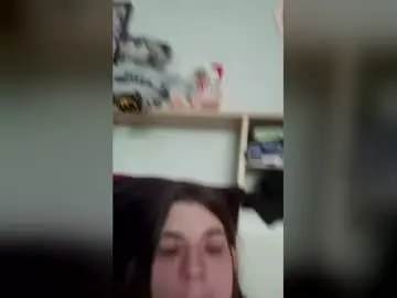 Squirtergirl42069  live sex cam