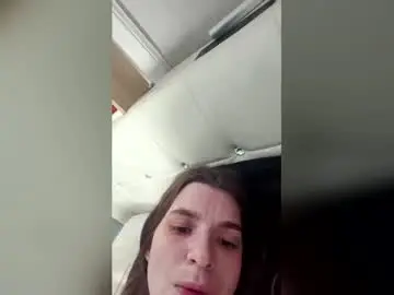 Squirtergirl42069  live sex cam