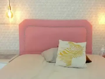Taylormeller  live sex cam