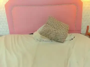 Taylormeller  live sex cam