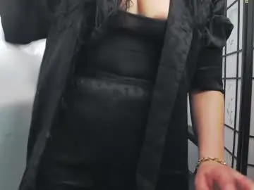 Yaraxcox  live sex cam