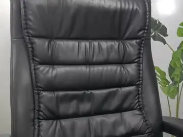 Yaraxcox  live sex cam