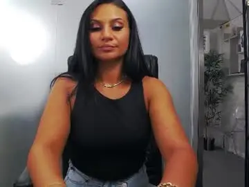 Yaraxcox  live sex cam