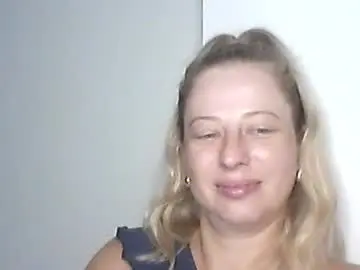 Charmingmila  live sex cam