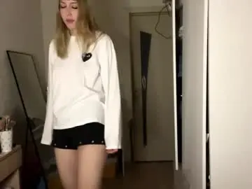 Freddahunnings  live sex cam