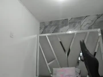 Lucianaxht  live sex cam