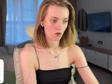 Mia_komoi  live sex cam