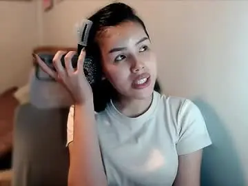 Bigassslutdoll  live sex cam