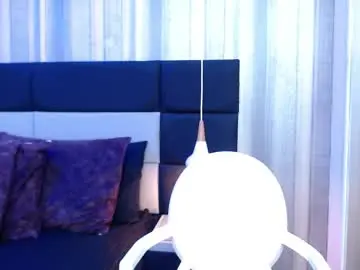 Pushyboobs  live sex cam