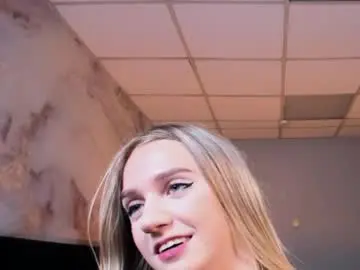 Serenacrystal  live sex cam