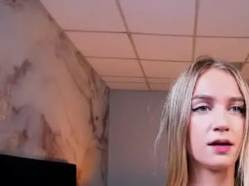 Serenacrystal  live sex cam