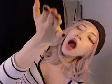 Sweetsakuradoll  live sex cam