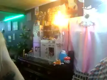 Cubedmoons3  live sex cam