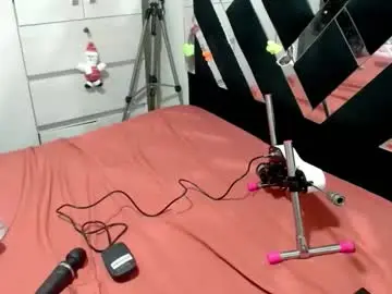 Daphne877046  live sex cam