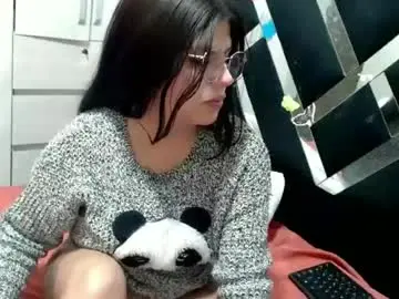 Daphne877046  live sex cam