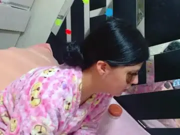 Daphne877046  live sex cam