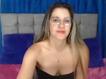 Darla35  live sex cam
