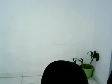 Isa_bellaxx23  live sex cam