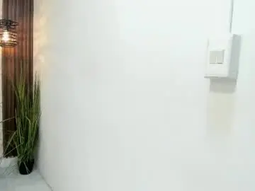 Juanita_garcia18  live sex cam
