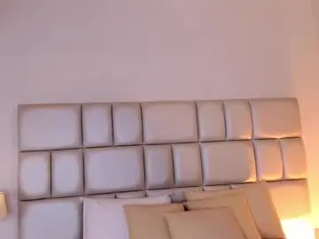 Cristallwilliams  live sex cam