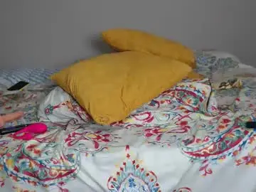 Julianamoore1  live sex cam