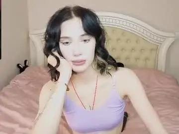 Lilpupsonish  live sex cam