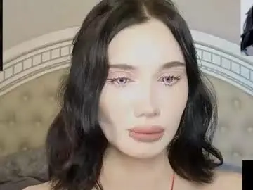 Lilpupsonish  live sex cam