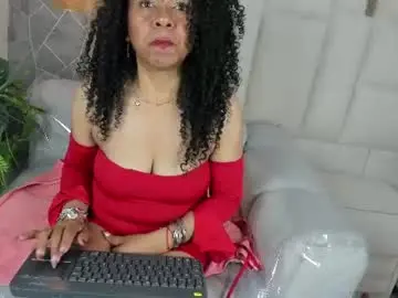 Nahomi_dominique  live sex cam