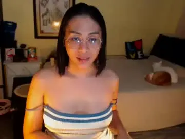 Pinaysluttyaira  live sex cam