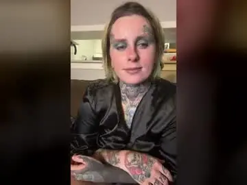 Tatmamabear  live sex cam
