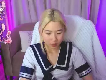 Yunnaluv  live sex cam