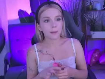 Aurorawrenfield  live sex cam