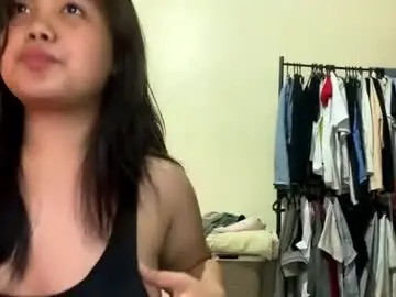 Hot_moama  live sex cam