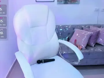 Julyy_adams  live sex cam