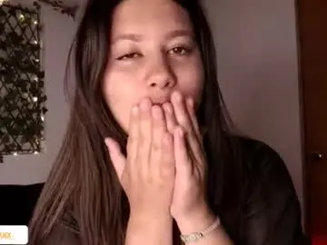 Kisstarxxx  live sex cam